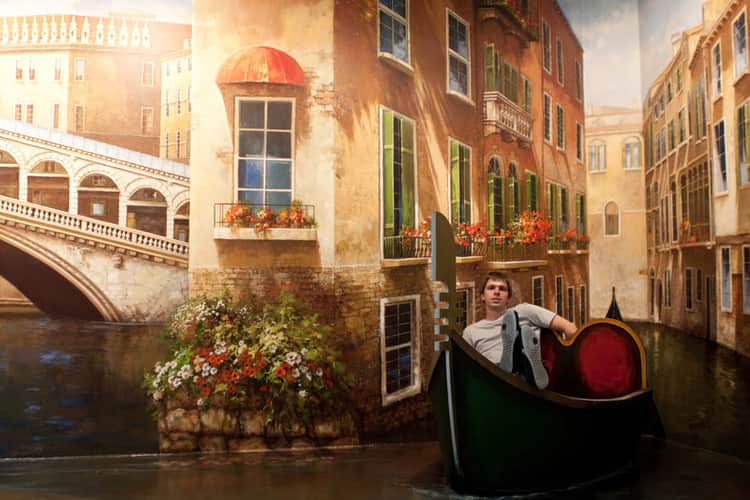 Sit in the boat Pose at Trick Eye Museum