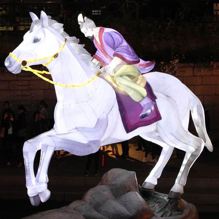 Knight Statue at Cheonggyecheon Stream