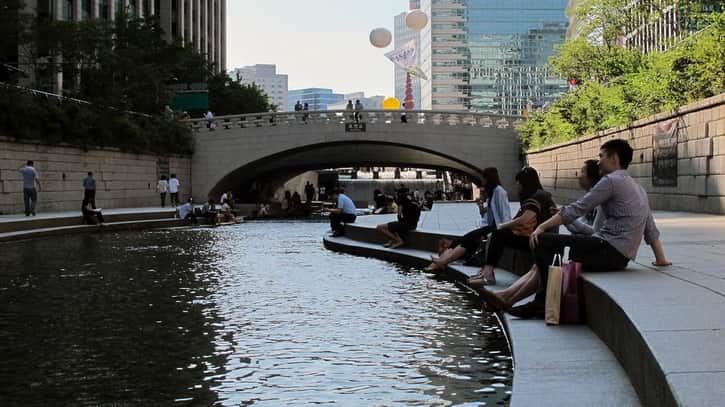 Walkways at Cheonggyecheon Stream