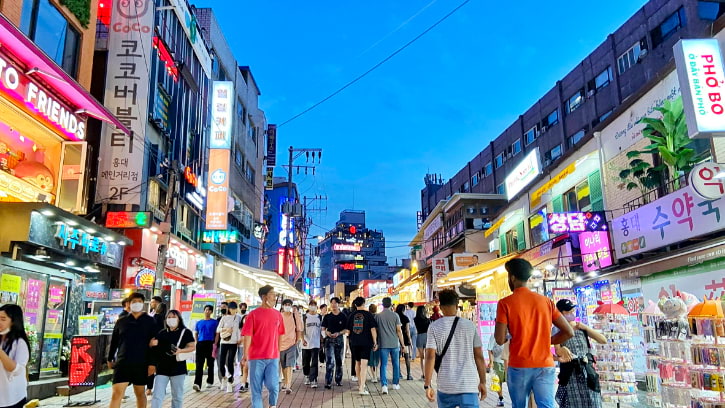 Overview of Hongdae Street