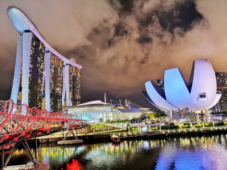 Marina Bay Sands dazzles - The Korea Times