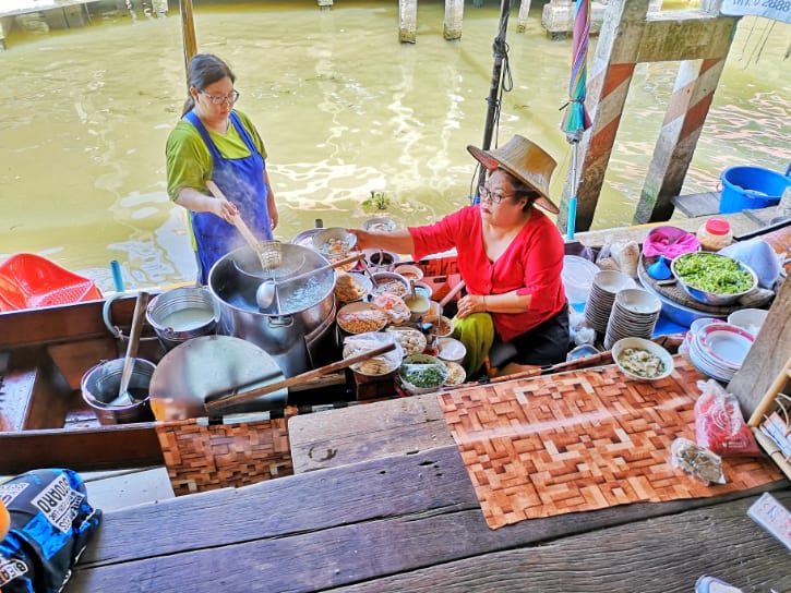 Boat Noodle in Damnoen Saduak