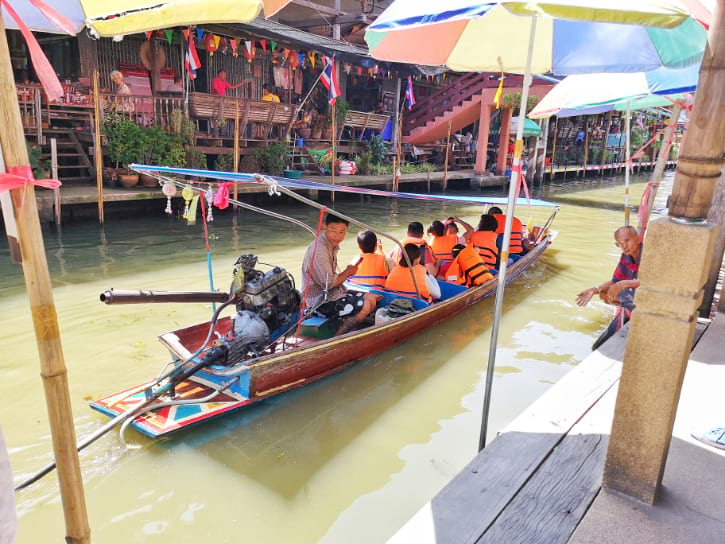 Boat Tour at Damnoen Saduak