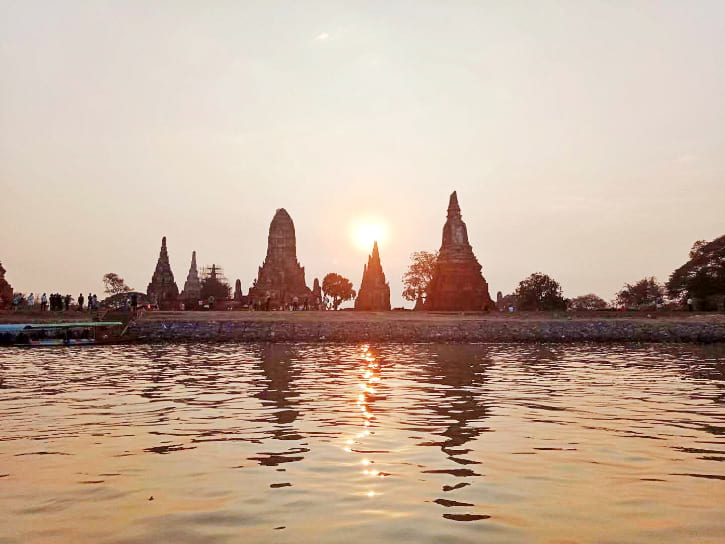 Catch a Sunset at Wat Chaiwatthanaram