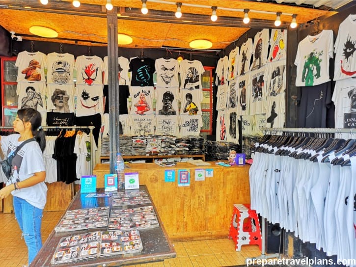 Chatuchak Weekend Market Guide: What to Buy & How to Go?