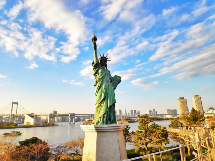 Replica of the Statue of Liberty in Odaiba, a symbol of freedom and friendship