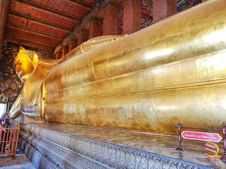 Giant Reclining Buddha Statue at Wat Pho