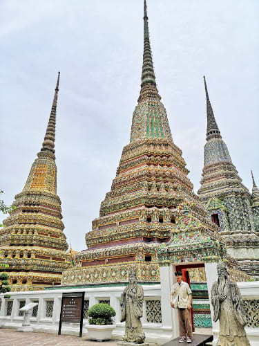 Phra Maha Chedi Si Rajakarn built by Four King Rama