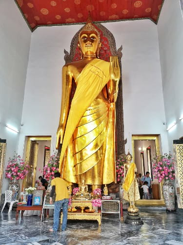 Phra Buddha Lokanat Statue