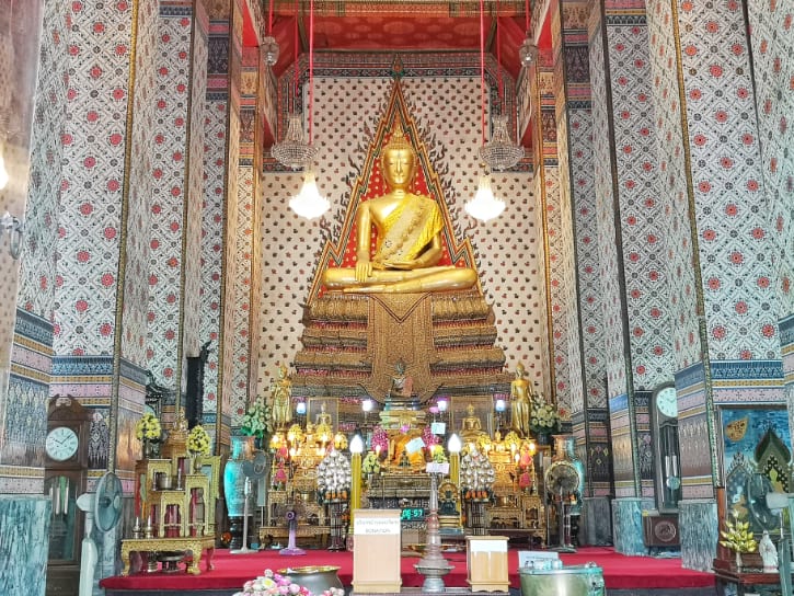 Golden Buddha Statue