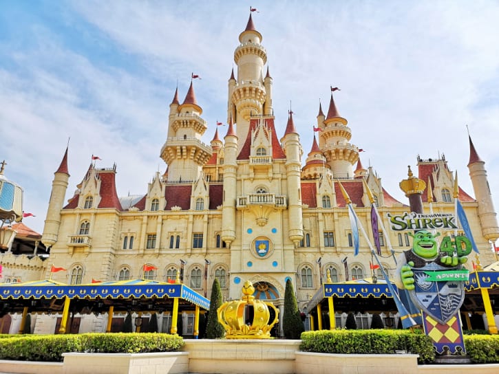 Shrek-themed castle front for Shrek 4-D Adventure