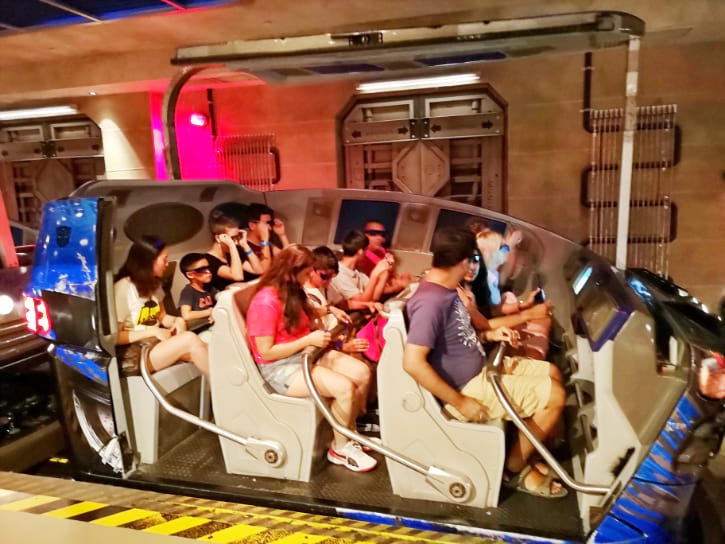 Universal Studios Singapore: How to Go & 15 Best Rides