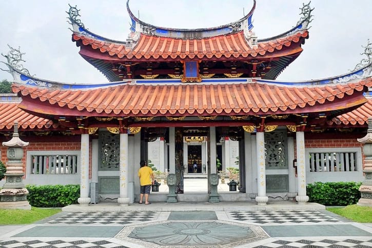 Lian Shan Shuang Lin Monastery Hall