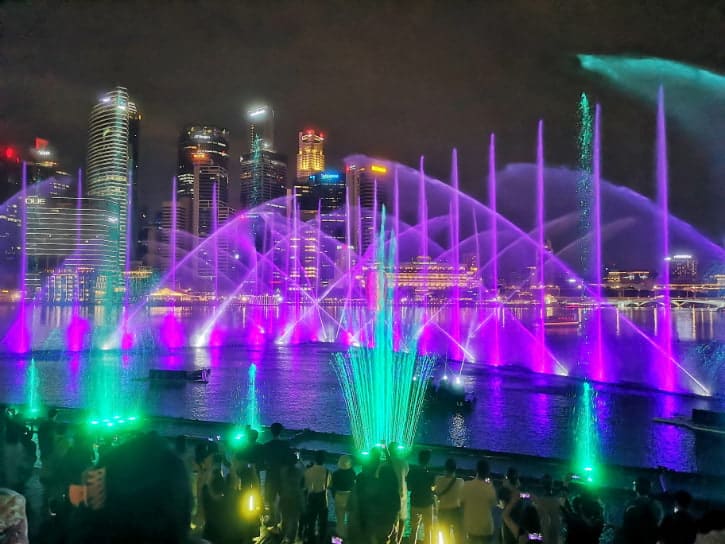 3 Best Singapore Light Shows You’ll Want to See Them