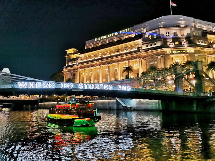 Traditional Bumboat on Singapore River Cruise