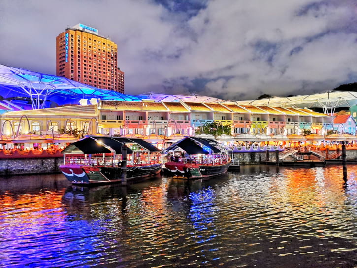 Vibrant Clarke Quay Riverside, a hotspot for nightlife and dining in Singapore