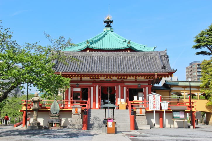 Bentendo Temple structure on a clear day in Ueno Park