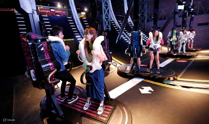 Tokyo Joypolis half-pipe ride