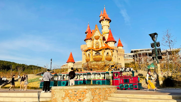 Lotte World Busan: 14 Best Rides & How to Go There