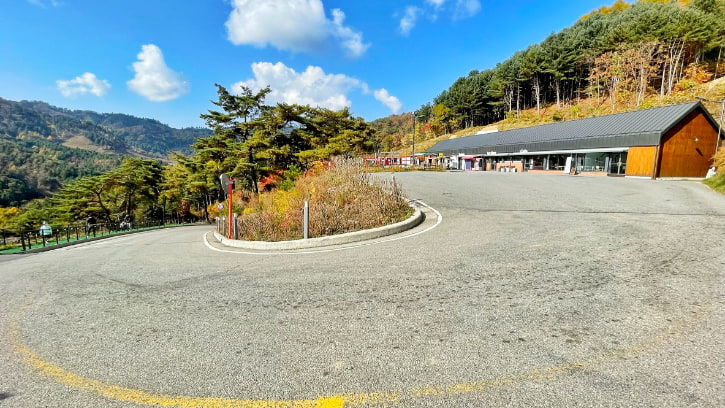 Mountain road to the Alpaca World Korea