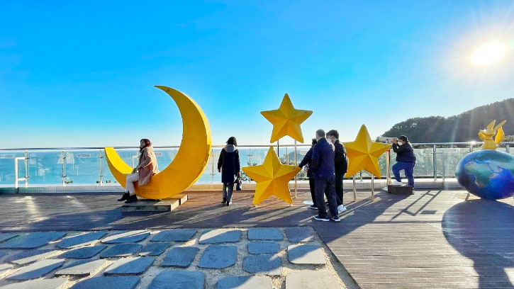 Moon and Stars of Busan