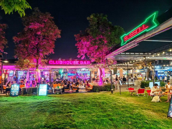 Bars at Train Night Market Srinagarindra