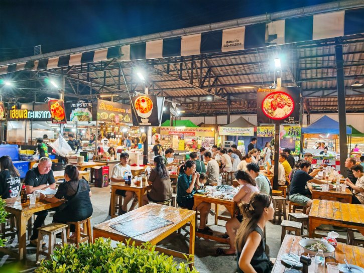 Food Center at Train Night Market Srinagarindra