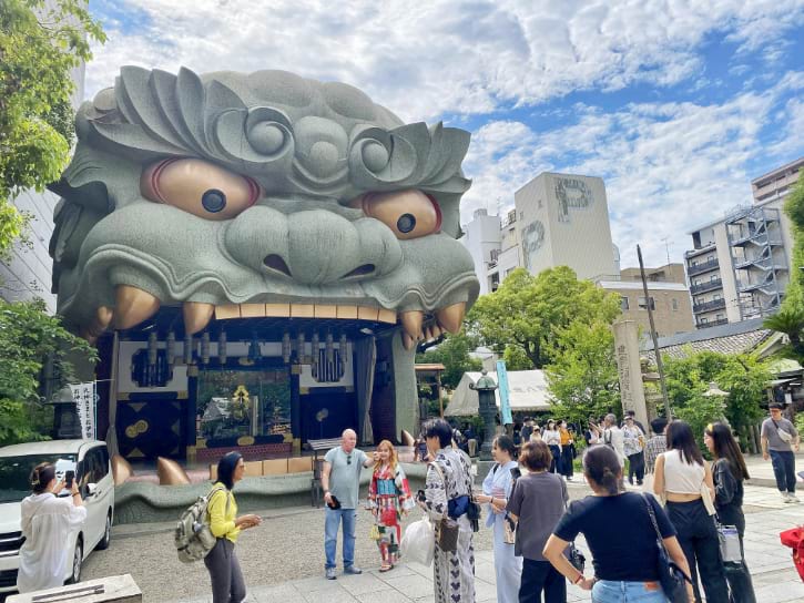 The eye-catching structure of the Giant Lion Head