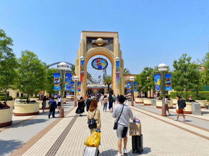 Universal Studios Japan vs Tokyo Disneyland: 7 Key Differences You Didn ...