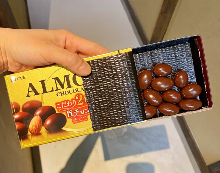 LOTTE Almond Chocolate