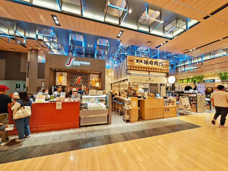 Restaurants at Kansai Airport