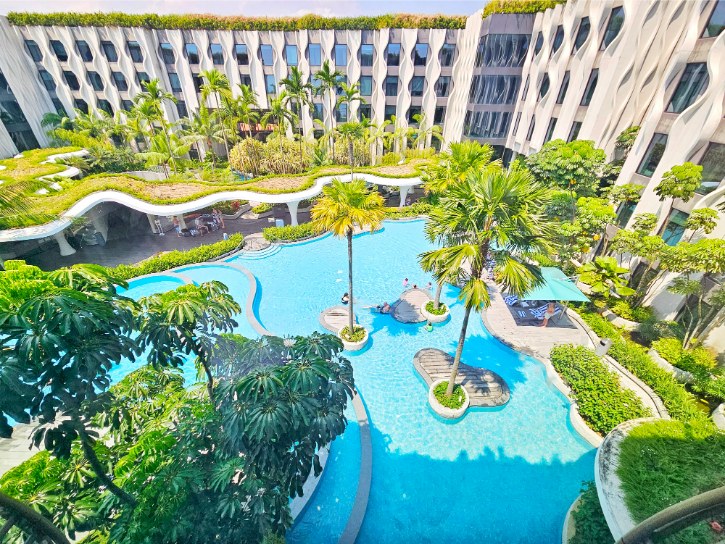 Shared Pool Deck