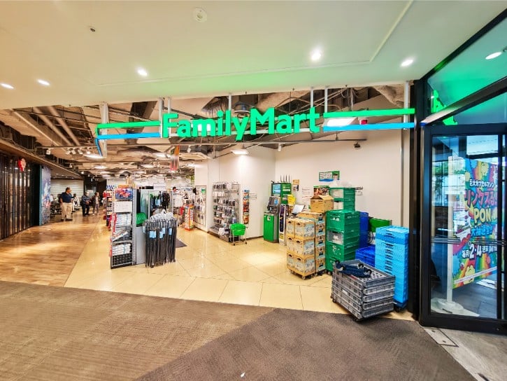 FamilyMart at Hotel Hankyu RESPIRE OSAKA