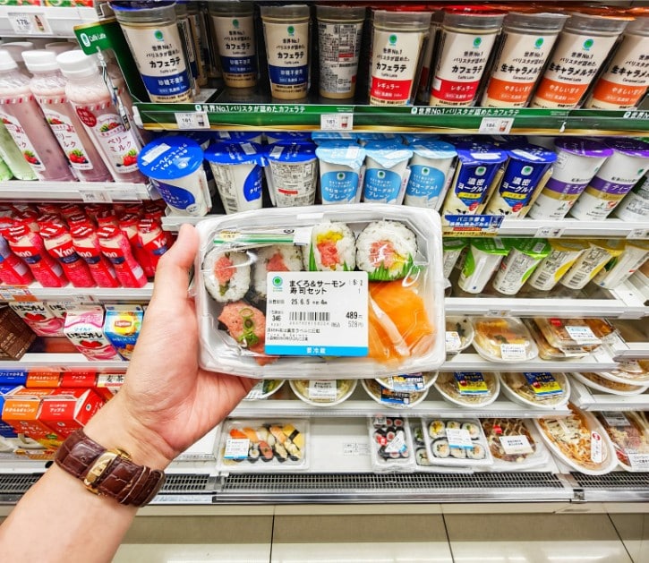Tuna and Salmon Sushi Set