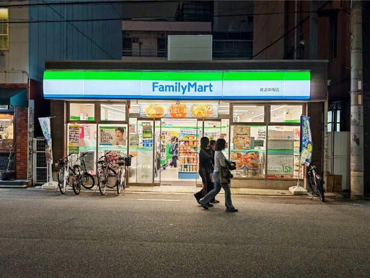 FamilyMart