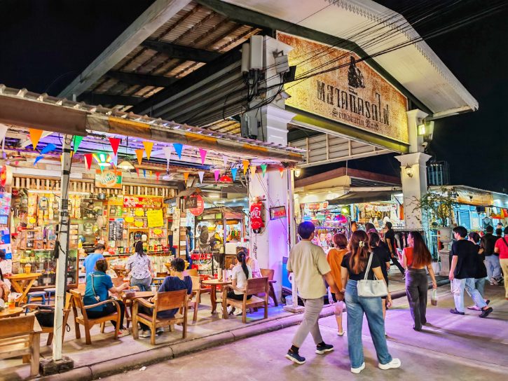 Train Night Market Srinagarindra