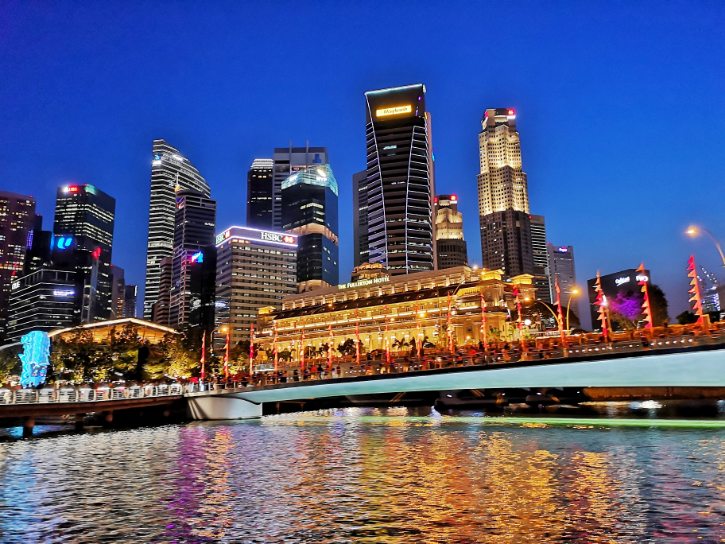 Marina Bay's futuristic Skyline