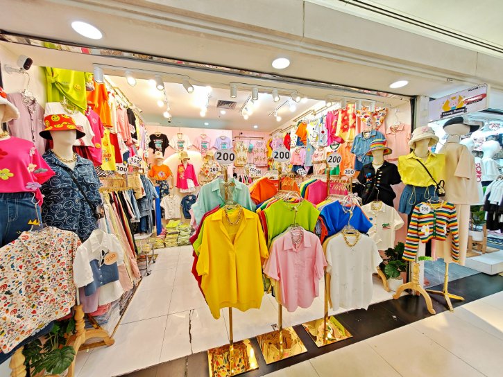 Shopping at Platinum Fashion Mall