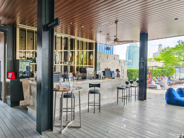 Horizon Pool Bar