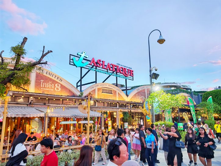 Asiatique The Riverfront