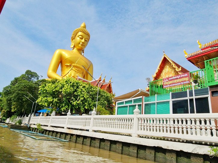 Wat Paknam Bhasicharoen