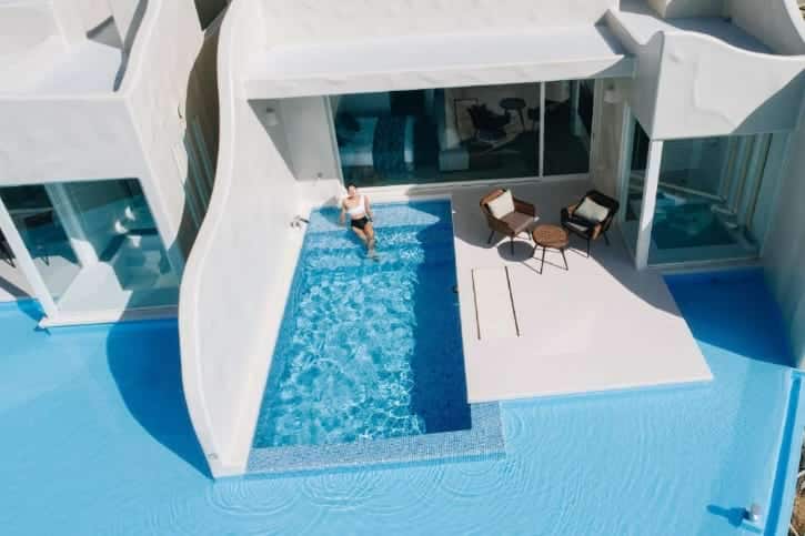 Infinity Pool of Yuki Suite Kourijima