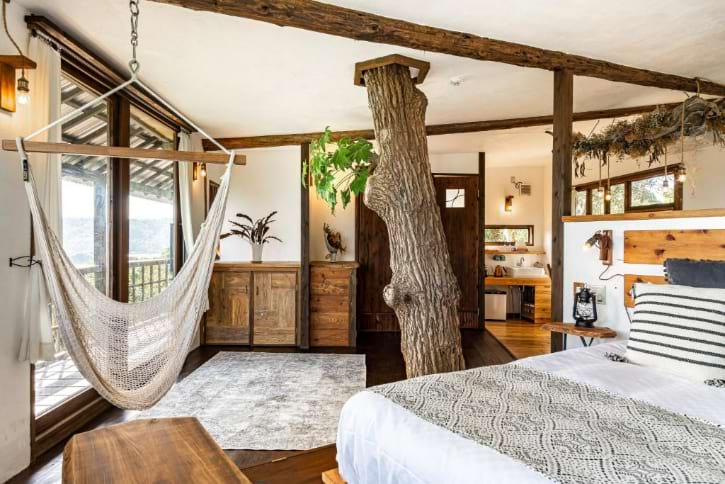 Room of Tree-house Hotel Morinosubako