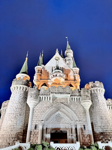 Castle at Liabduan Danneramit Night Market