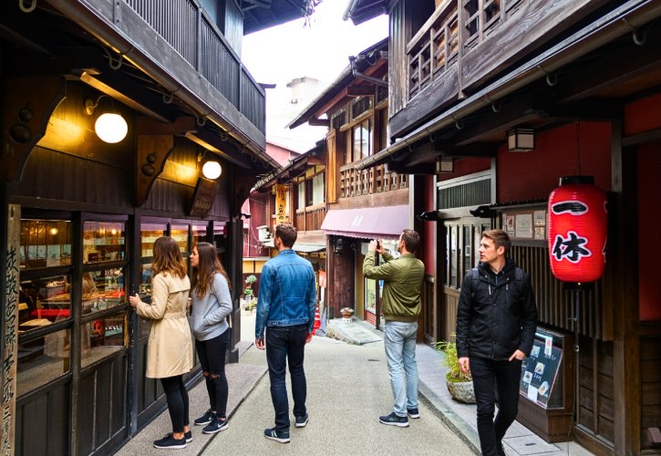 Incredible Japanese Cities Near Osaka and Kyoto