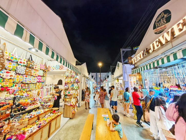 Shopping Stalls at Jodd Fairs Ratchada