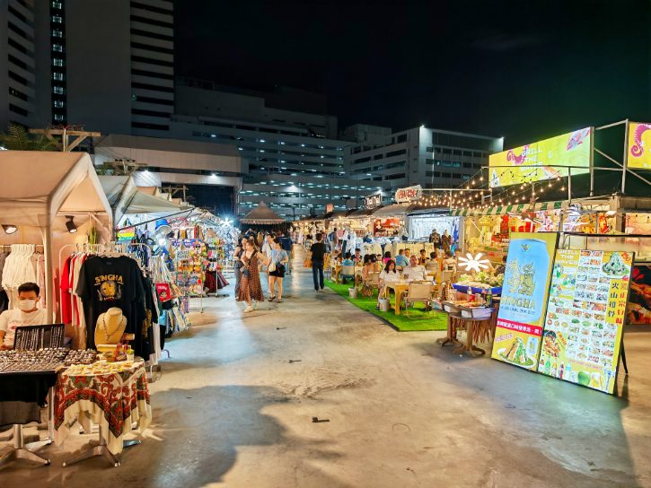 Jodd Fairs Ratchada Night Market