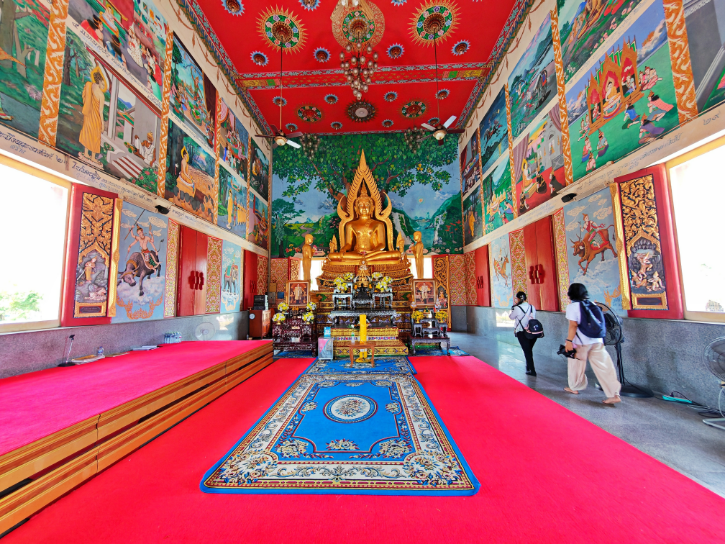 Inner Hall of Giant Laughing Buddha