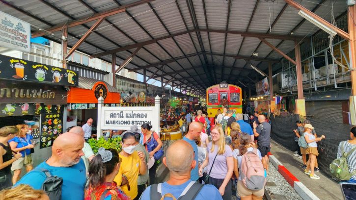 Maeklong Railway Market