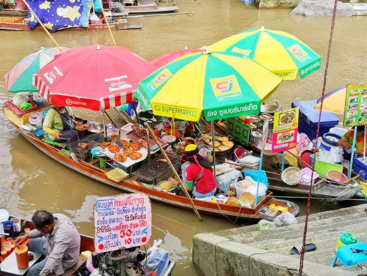 Vendors Cook on Boats
